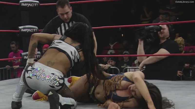 Mickie James photo 23 of 1064