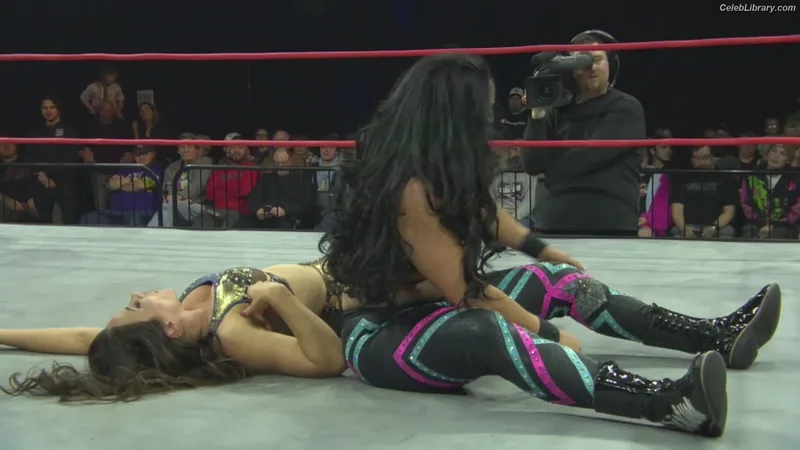 Mickie James photo 6 of 1064
