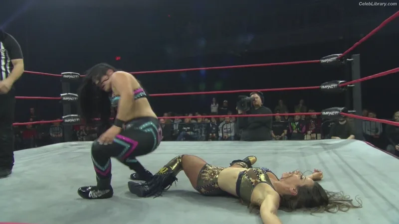 Mickie James photo 14 of 1064