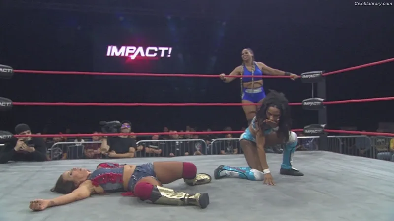 Mickie James photo 9 of 1064