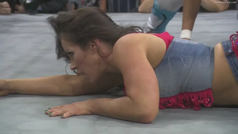Mickie James photo 12 of 1064