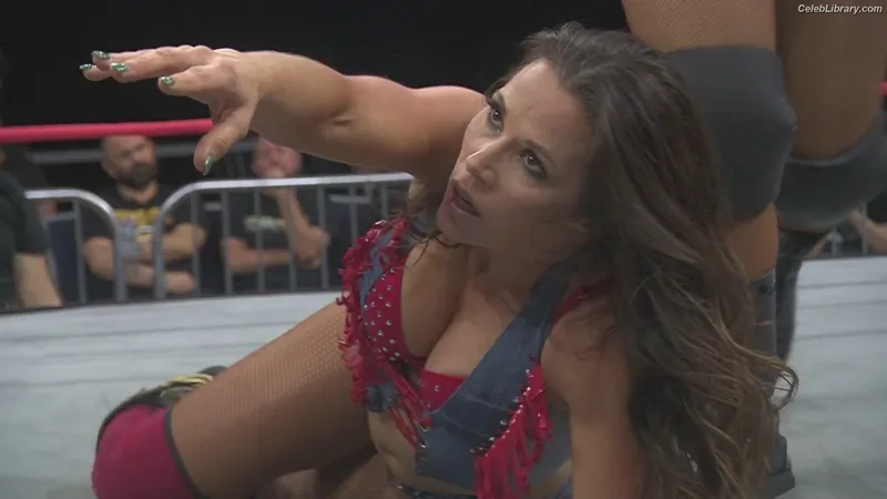 Mickie James photo 19 of 1064