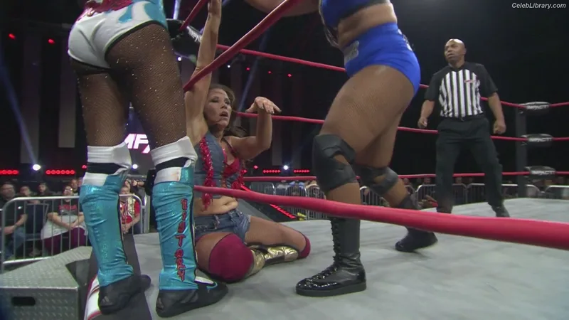 Mickie James photo 23 of 1064