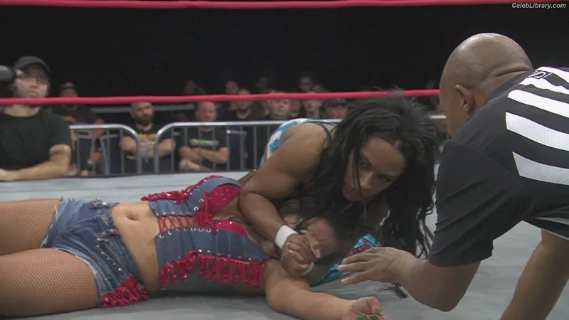 Mickie James photo 9 of 1064