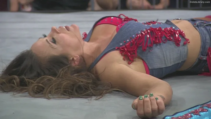 Mickie James photo 16 of 1064