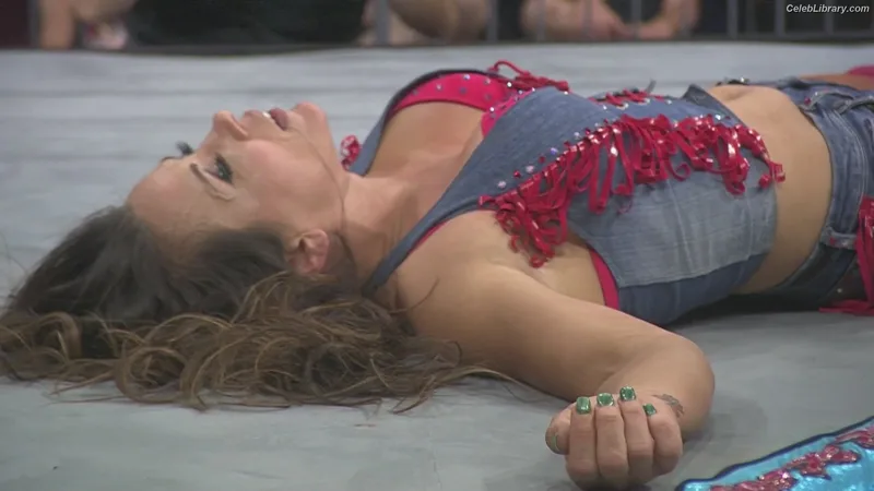 Mickie James photo 17 of 1064