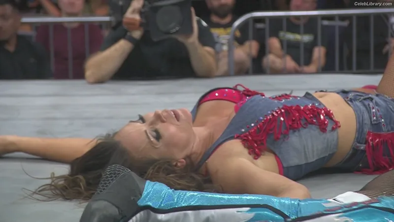 Mickie James photo 22 of 1064