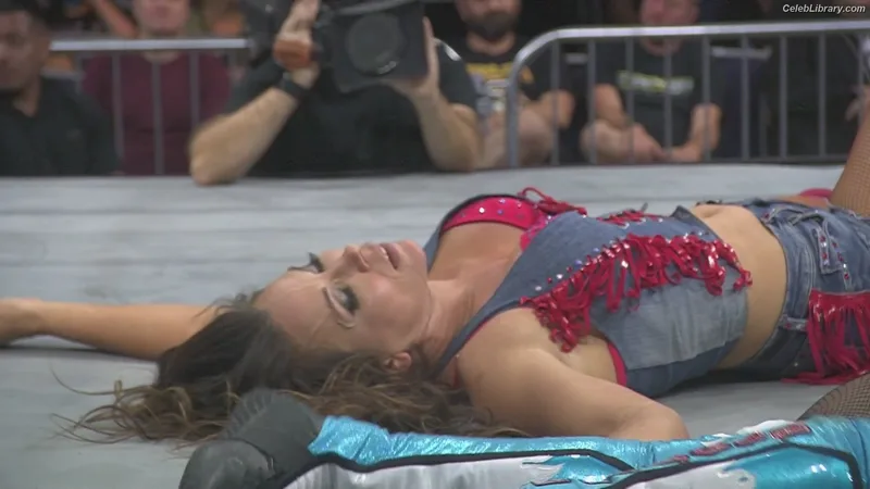 Mickie James photo 23 of 1064