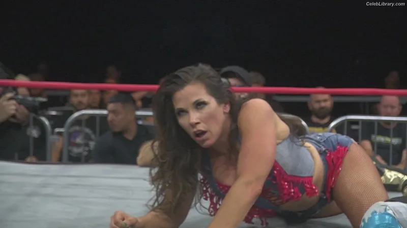 Mickie James photo 2 of 1064