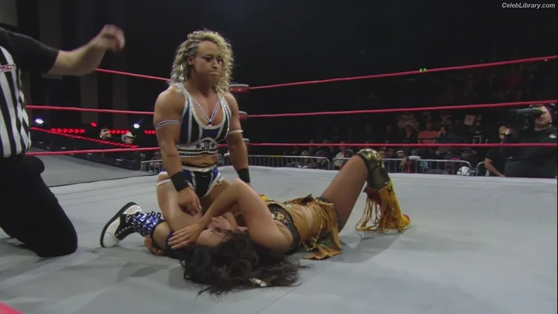 Mickie James photo 24 of 1064