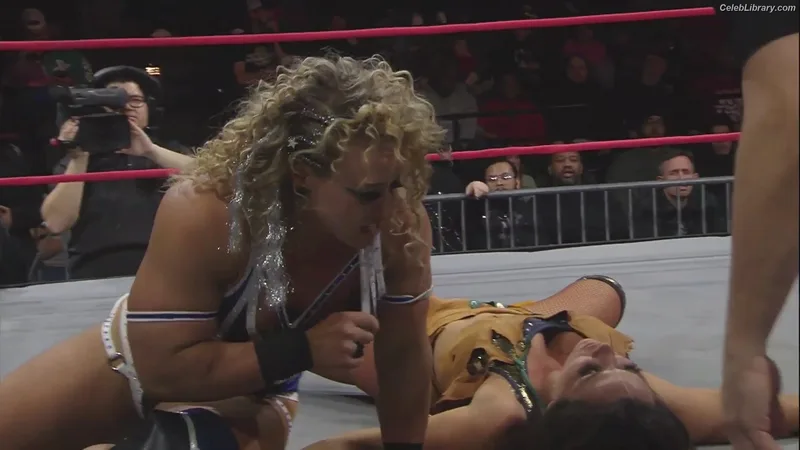 Mickie James photo 17 of 1064
