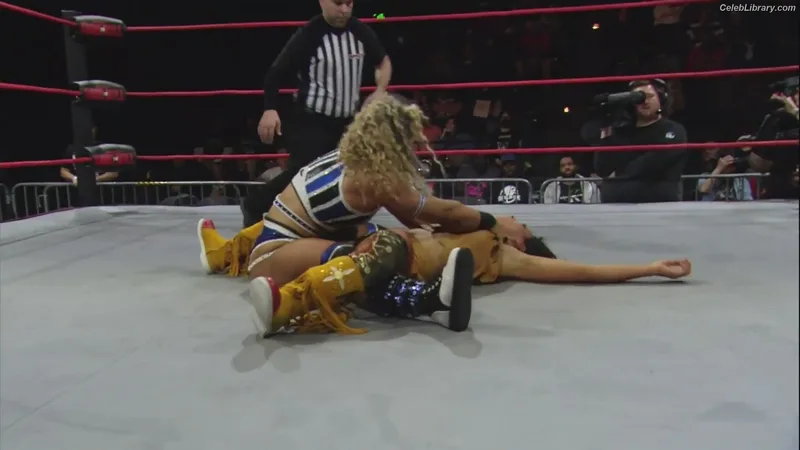 Mickie James photo 24 of 1064