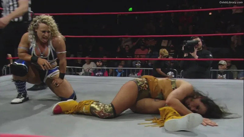 Mickie James photo 3 of 1064