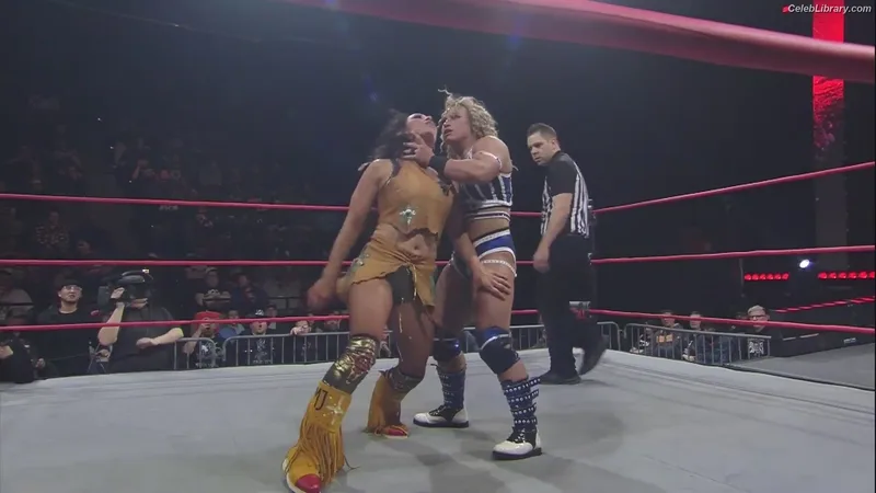 Mickie James photo 14 of 1064