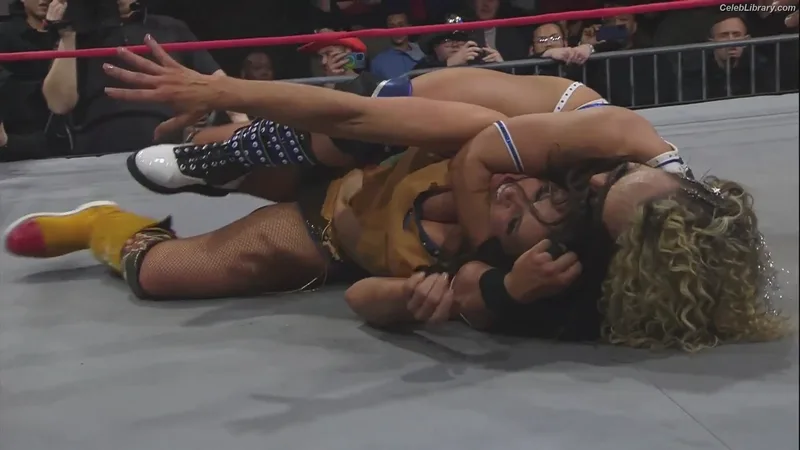 Mickie James photo 4 of 1064