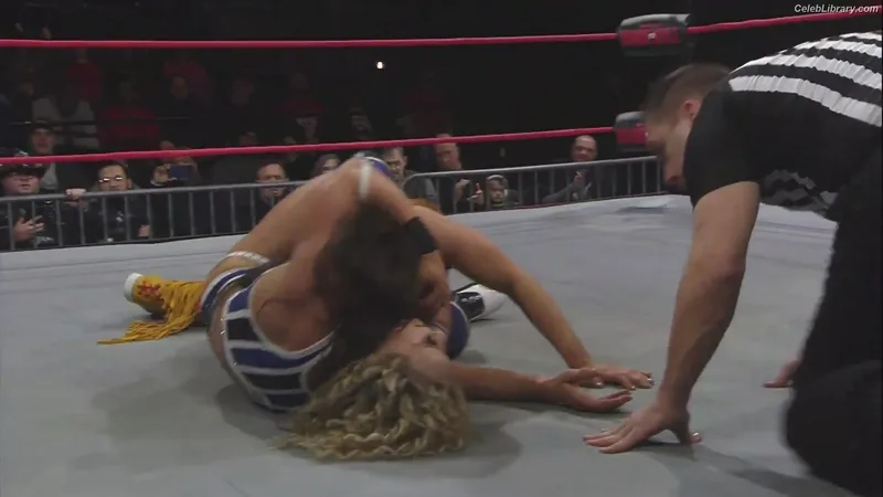 Mickie James photo 5 of 1064
