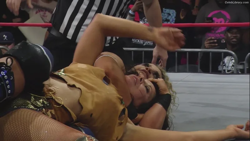 Mickie James photo 6 of 1064
