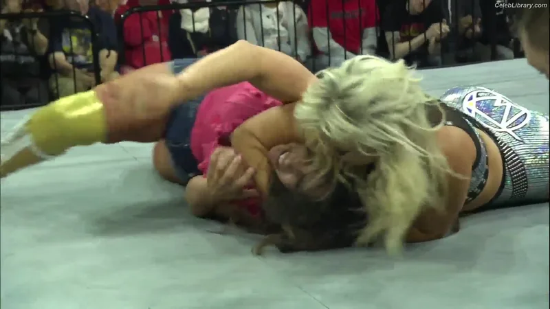 Mickie James photo 21 of 1064
