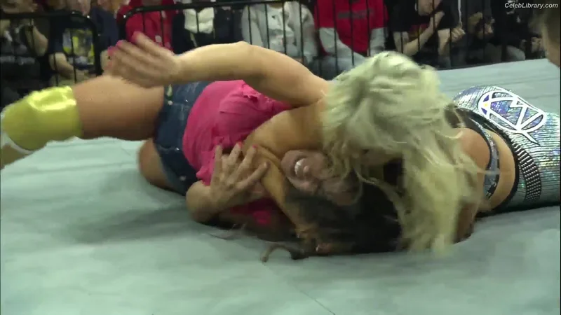 Mickie James photo 22 of 1064