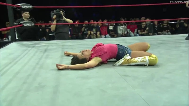 Mickie James photo 3 of 1064