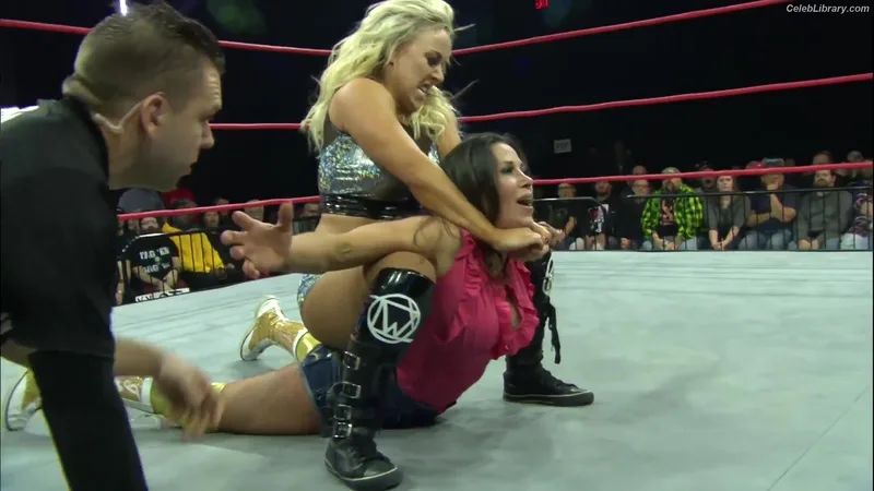 Mickie James photo 8 of 1064