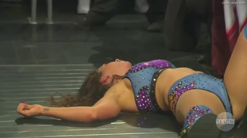 Mickie James photo 16 of 1064
