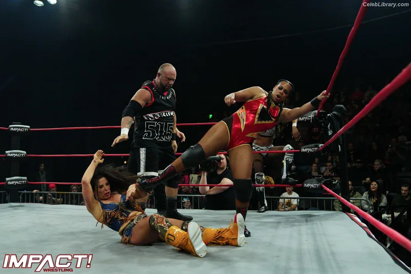 Mickie James photo 2 of 1064