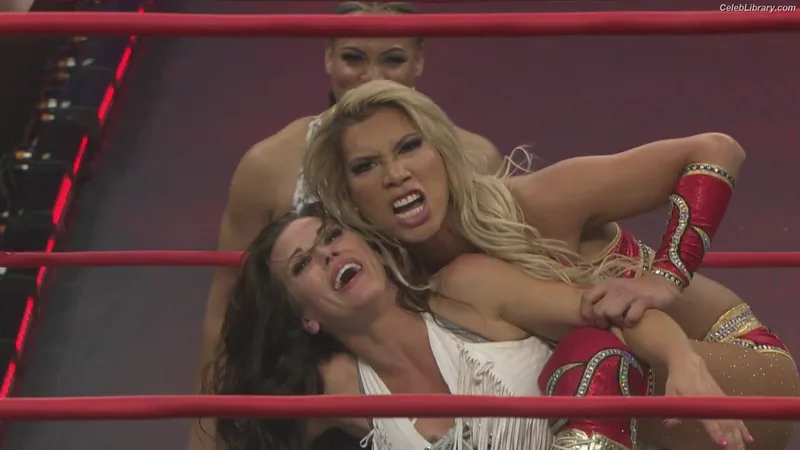 Mickie James photo 22 of 1064