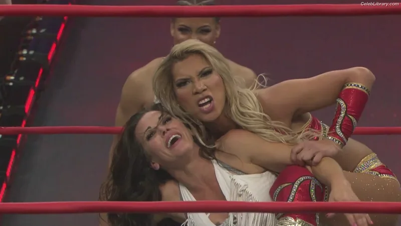 Mickie James photo 23 of 1064