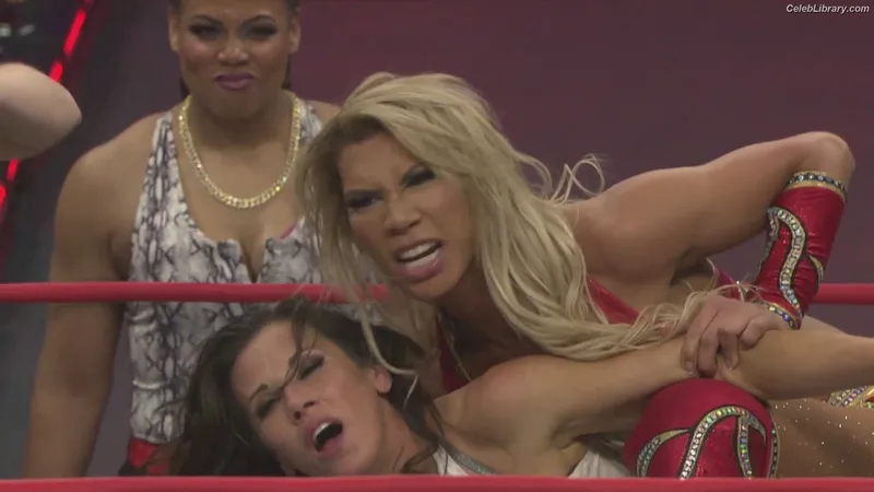 Mickie James photo 3 of 1064