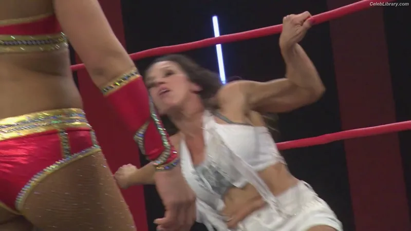 Mickie James photo 7 of 1064