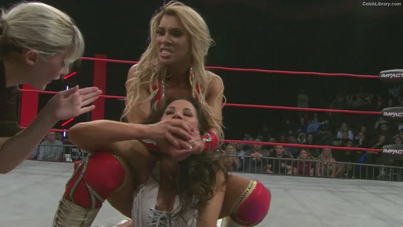 Mickie James photo 10 of 1064
