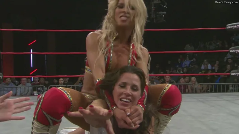 Mickie James photo 18 of 1064