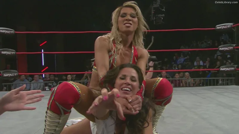 Mickie James photo 19 of 1064