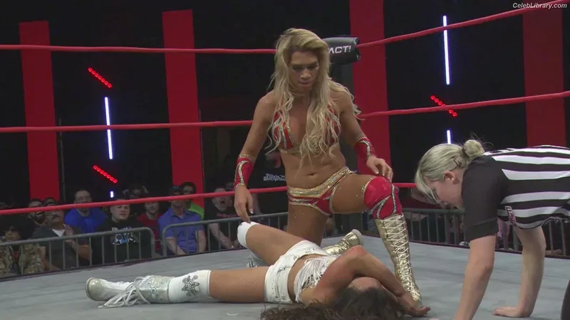 Mickie James photo 9 of 1064
