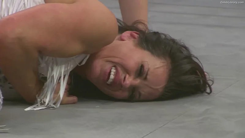 Mickie James photo 14 of 1064