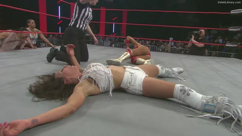 Mickie James photo 22 of 1064