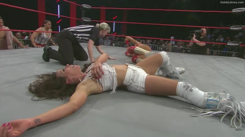 Mickie James photo 24 of 1064