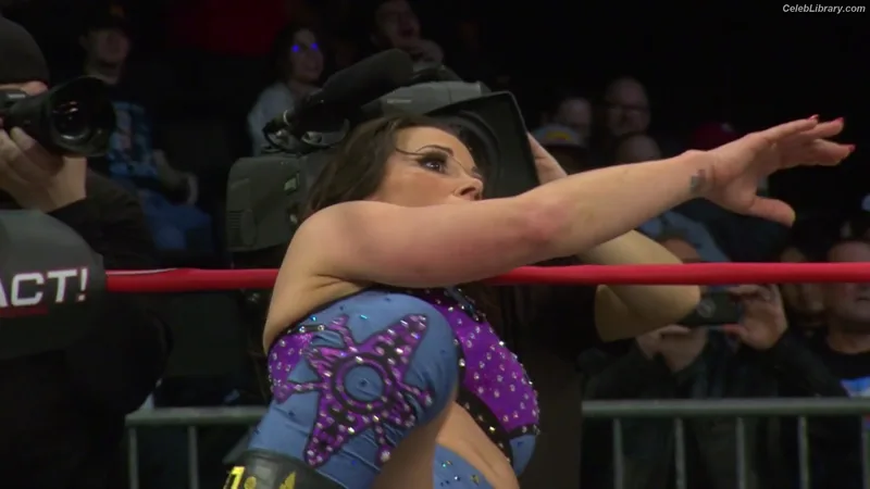 Mickie James photo 1 of 1064