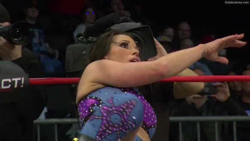 Mickie James photo 2 of 1064