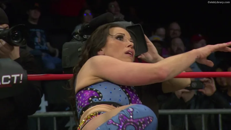 Mickie James photo 3 of 1064
