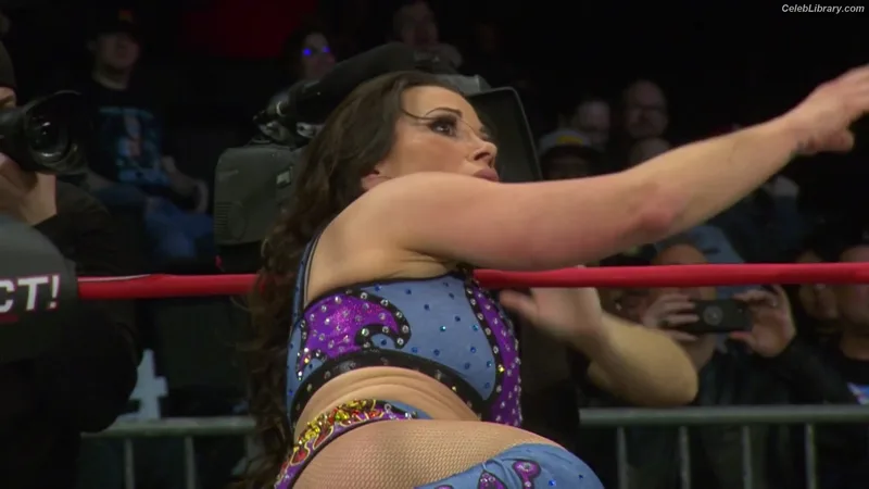 Mickie James photo 5 of 1064