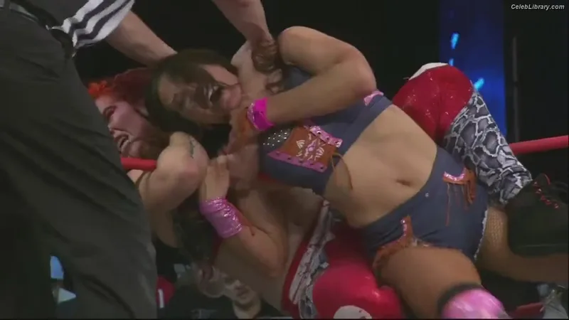 Mickie James photo 4 of 1064