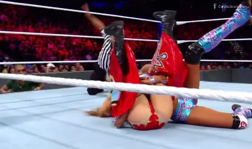 Mickie James photo 6 of 1064