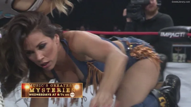 Mickie James photo 19 of 1064