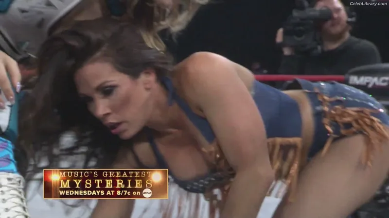 Mickie James photo 20 of 1064