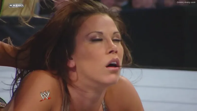 Mickie James photo 5 of 1064
