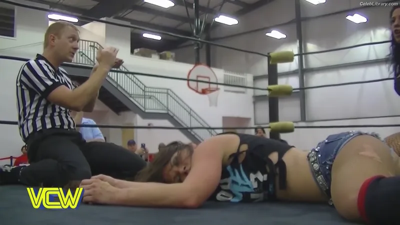 Mickie James photo 7 of 1064