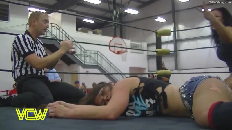 Mickie James photo 8 of 1064