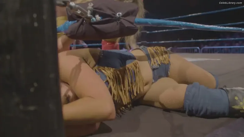 Mickie James photo 9 of 1064